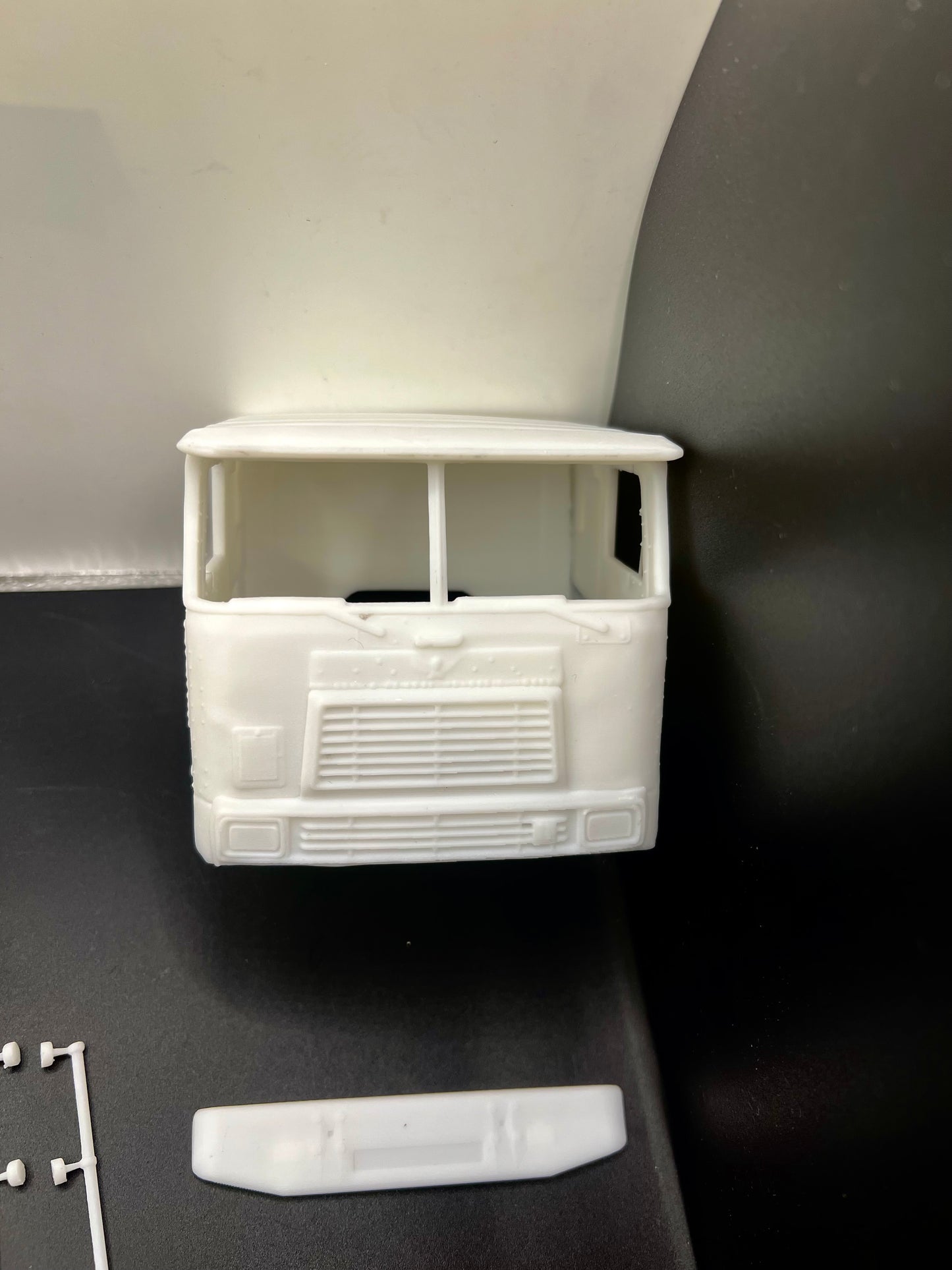 International Eagle 9670 89" Sleeper Resin Model Truck Cab Conversion, 1/24, 1/25, 1/32 scales