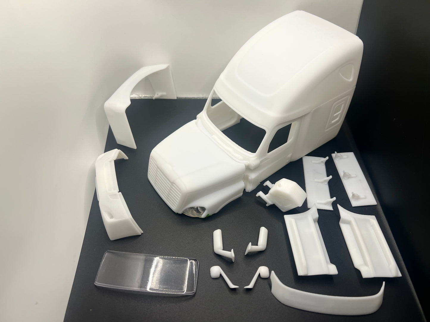 Freightliner Cascadia 72" First Generation Raised Roof Sleeper Resin Model Truck Conversion Cab 1/24 & 1/25 Scales (Copy)