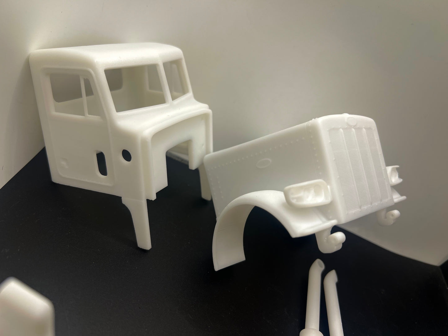 Peterbilt 389 Resin Model Truck Conversion Day Cab,  1/24, 1/25, Scales