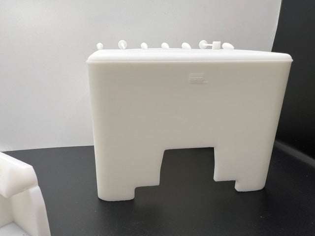 Diamond Reo Royale resin model truck conversion cab ( sleeper version) 1/24, 1/25, 1/32 scales
