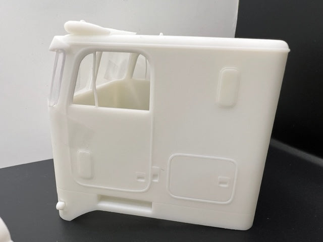Diamond Reo Royale resin model truck conversion cab ( sleeper version) 1/24, 1/25, 1/32 scales