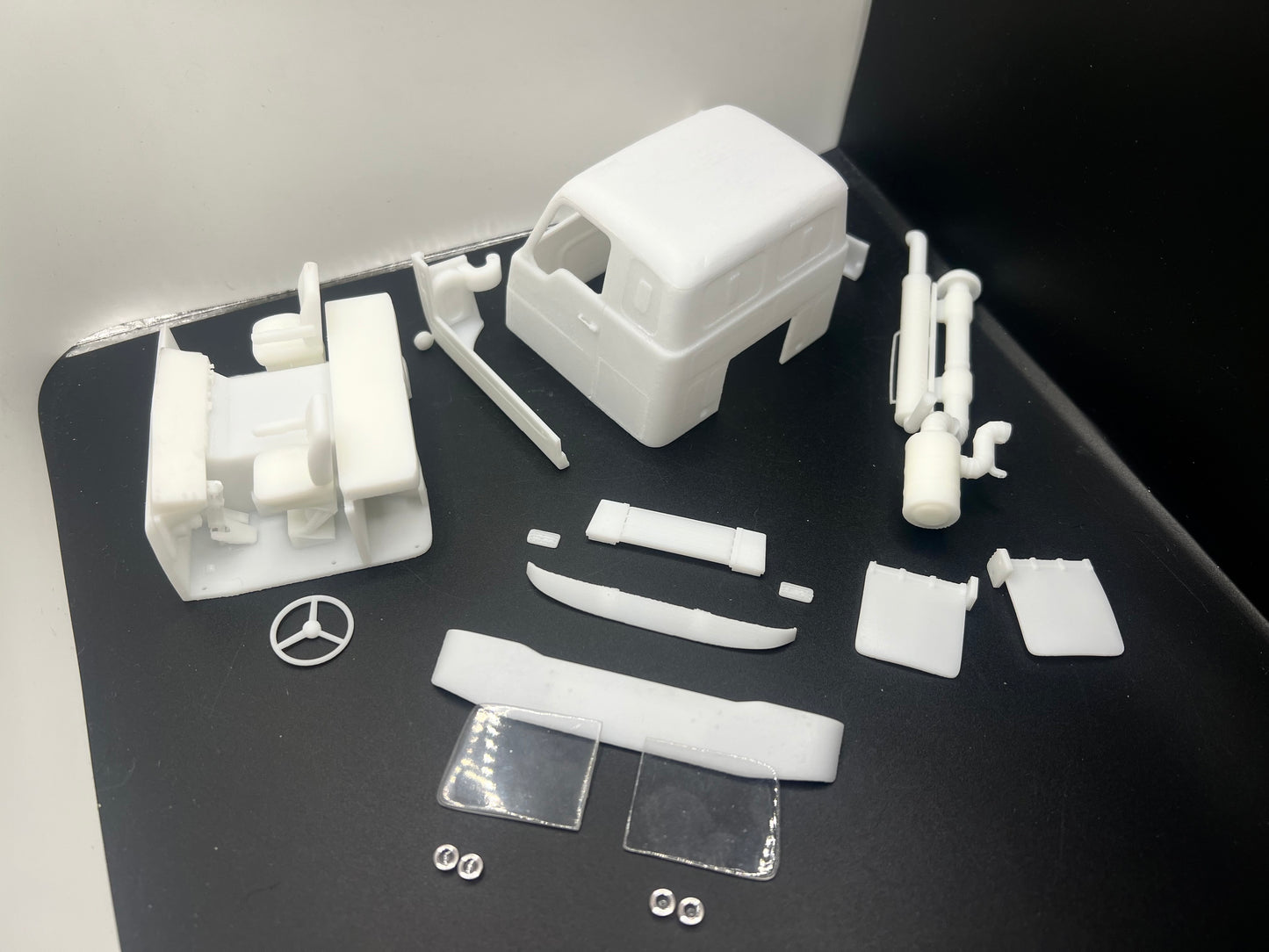 International Emeryville 75” Sleeper Resin Model Truck Conversion Cab, 1/24, 1/25, 1/32 Scales