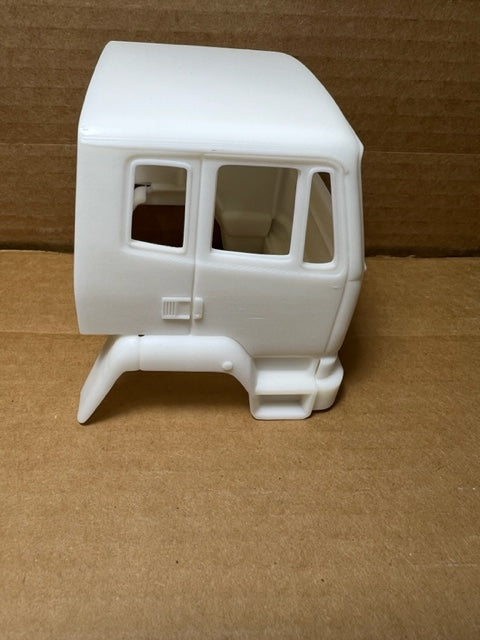 British Leyland Freighter, Constructor resin model truck conversion cab ( sleeper version) 1/24, 1/25, 1/32