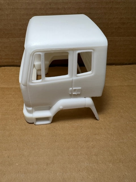 British Leyland Freighter, Constructor resin model truck conversion cab ( sleeper version) 1/24, 1/25, 1/32