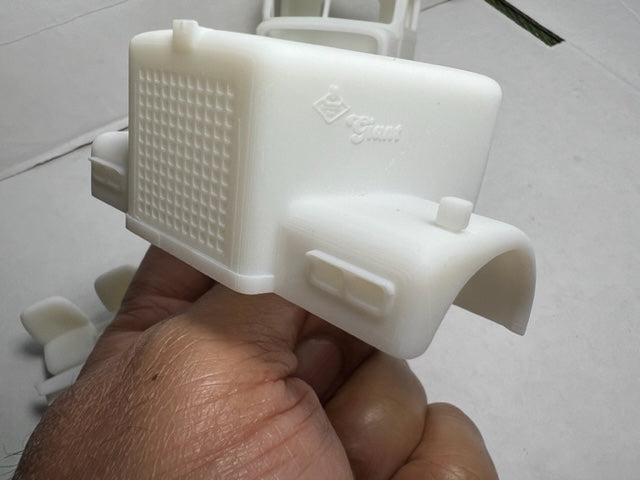 Capot de conversion de camion en résine, ensemble d'essieu avant carré avec lumières carrées Diamond Reo Giant (SFA), 1/25
