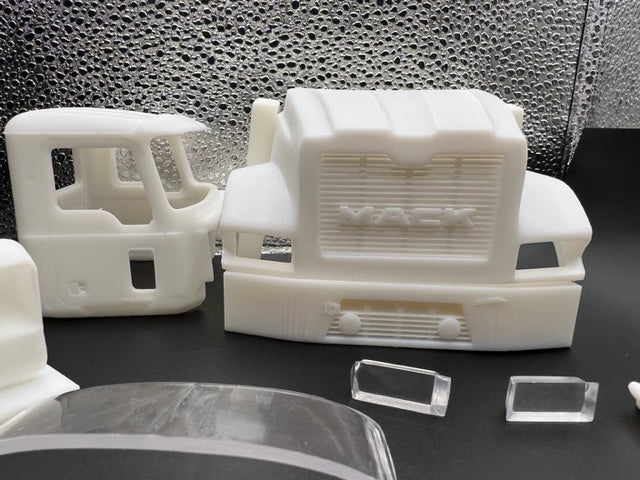 Mack Titan (amerikanische Version), Umbausatz für LKW-Fahrerhaus aus Kunstharz, 1/24, 1/25, 1/32