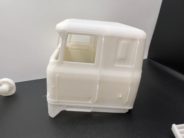 International Transtar II 4070B LKW-Umbaukabine aus Kunstharz. Maßstab 1/25 und 1/32