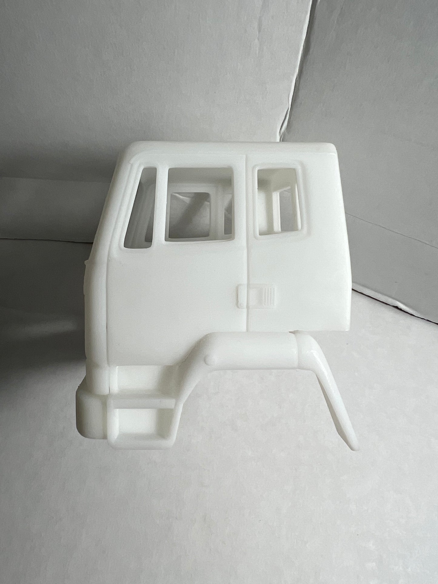 British Leyland Freighter, Constructor resin model truck conversion cab ( sleeper version) 1/24, 1/25, 1/32