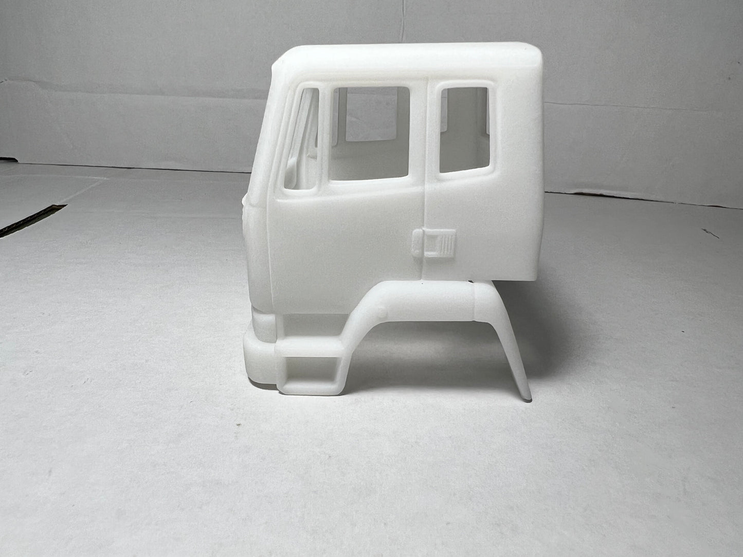 British Leyland Freighter, Constructor resin model truck conversion cab ( sleeper version) 1/24, 1/25, 1/32
