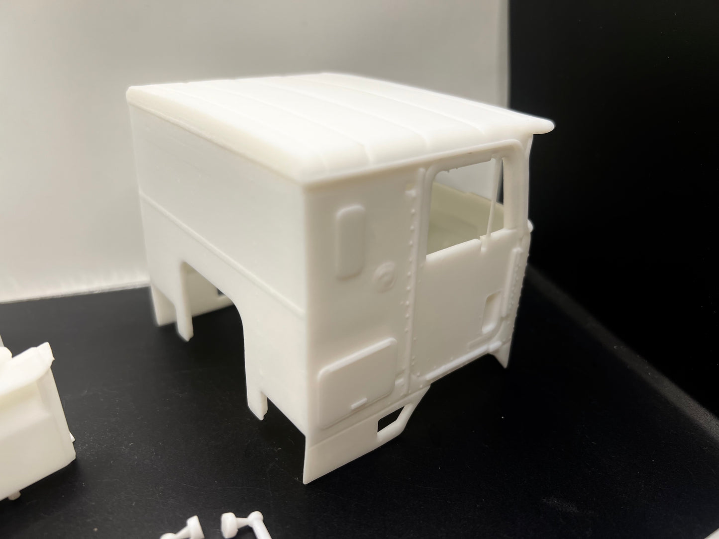 International Eagle 9670 89" Sleeper Resin Model Truck Cab Conversion, 1/24, 1/25, 1/32 scales