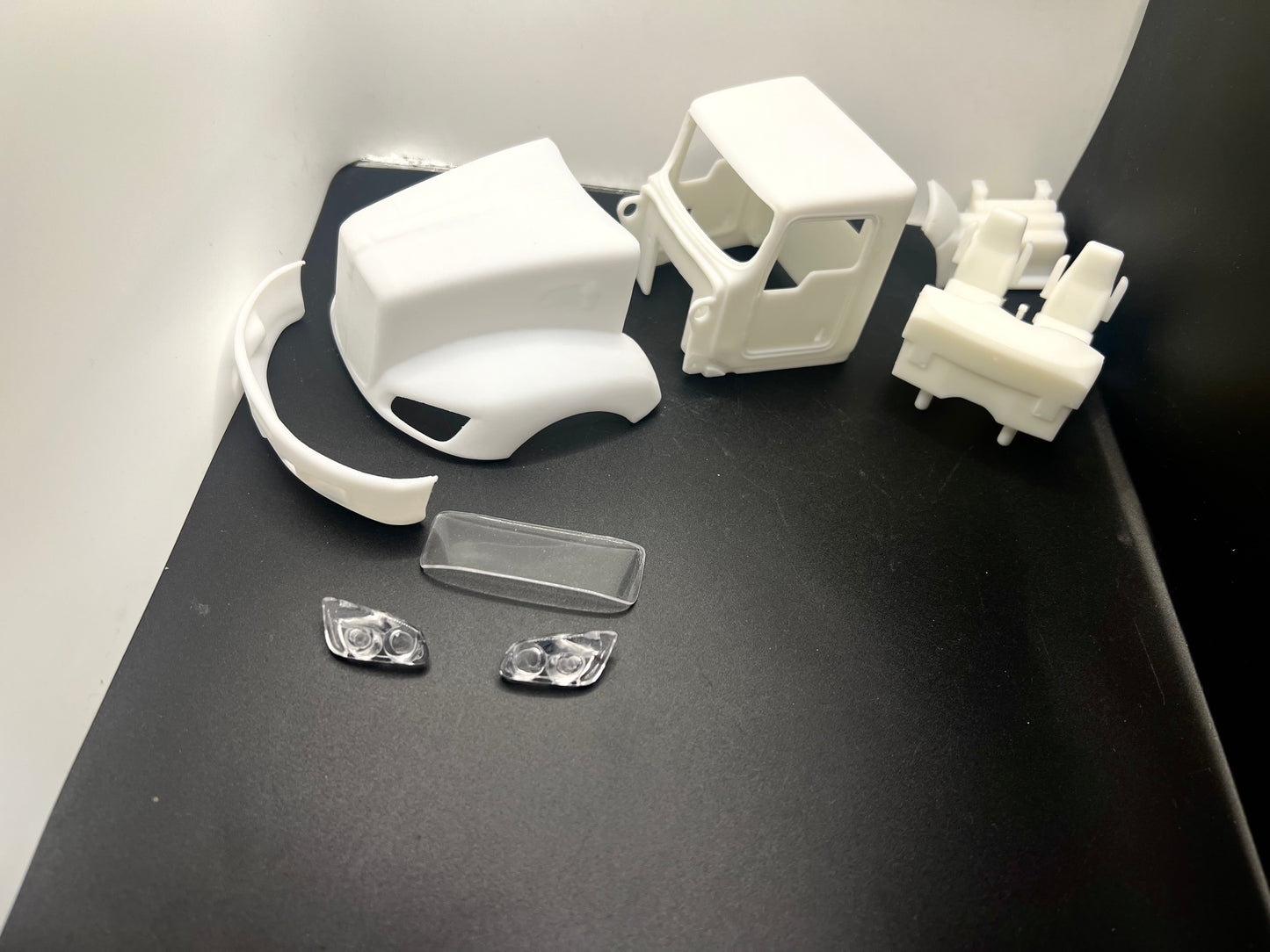 Kenworth T660 Resin Standard Day Cab & Hood Model Truck Conversion Cab Kit, 1/24, 1/25, 1/32 scales