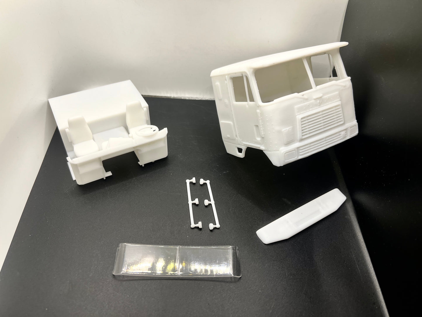 International Eagle 9670 89" Sleeper Resin Model Truck Cab Conversion, 1/24, 1/25, 1/32 scales