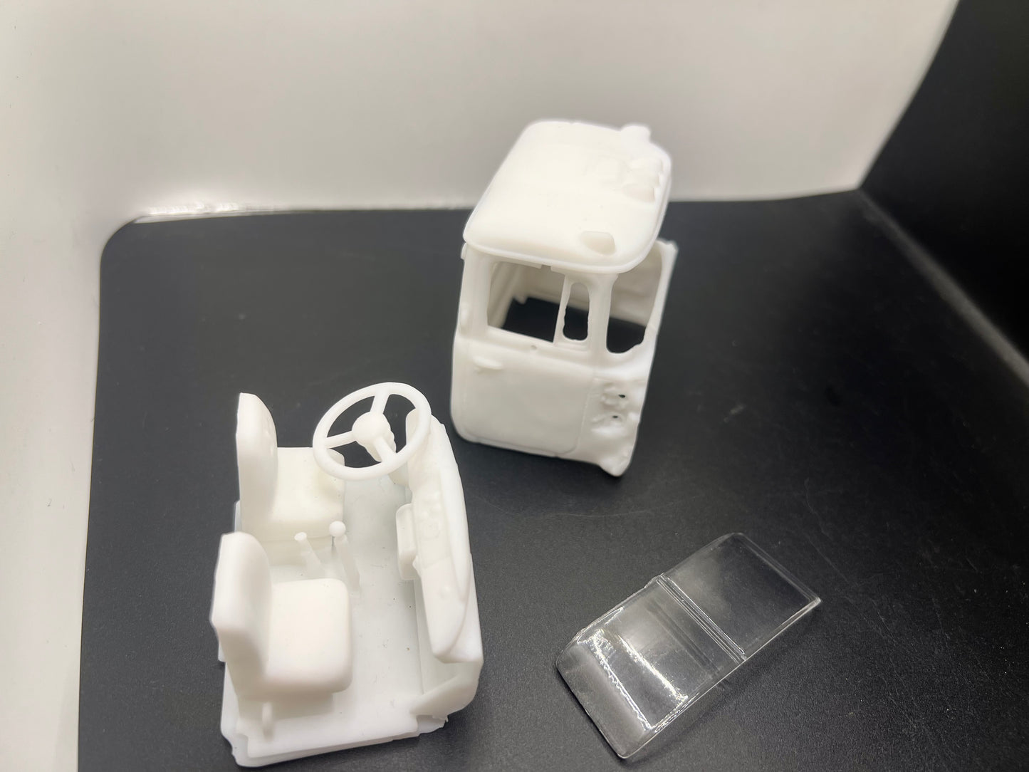 1/25 Mack R 600 Early Flat back Cab ( 66-72) Conversion for AMT MACK R600