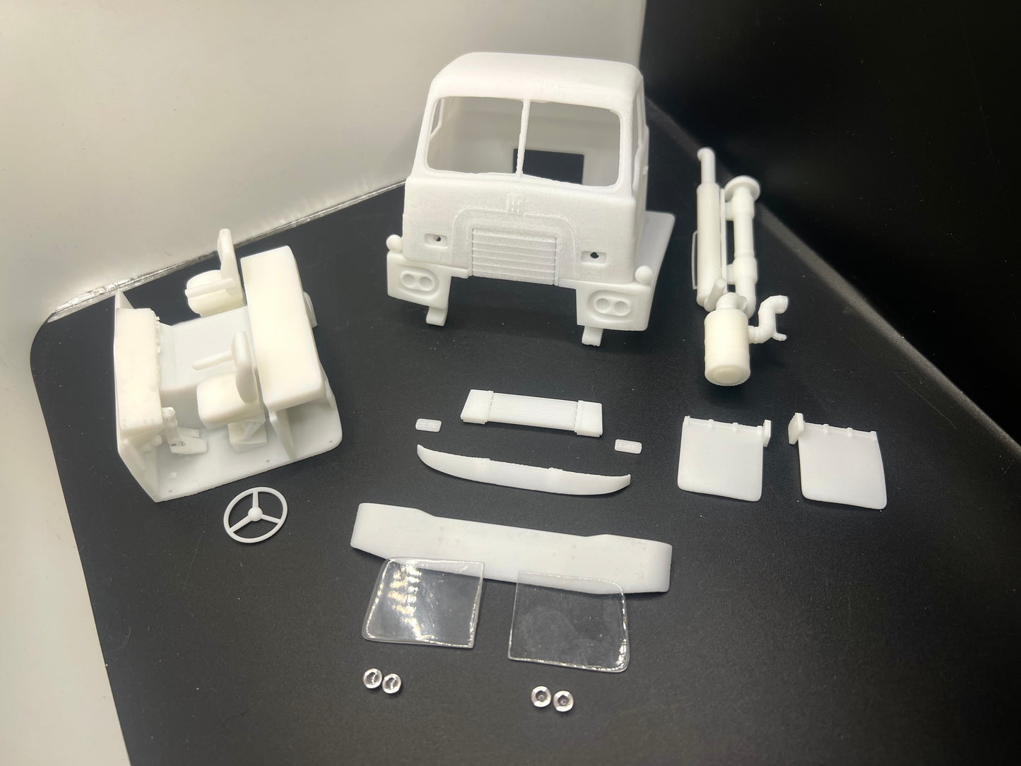International Emeryville 75” Sleeper Resin Model Truck Conversion Cab, 1/24, 1/25, 1/32 Scales