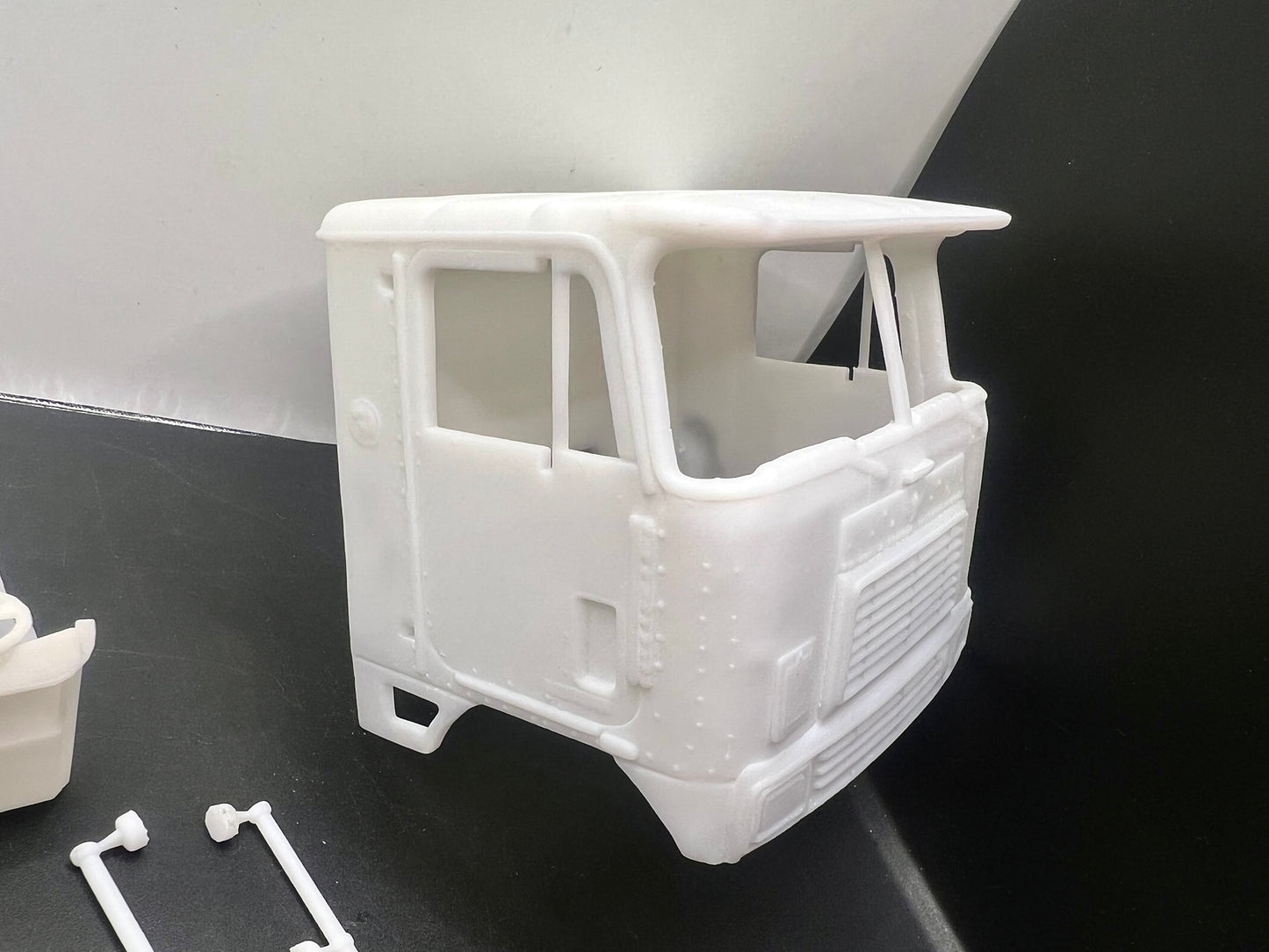 International Eagle 9670 Resin Model Truck Day Cab Conversion, 1/24, 1/25, 1/32 Scales
