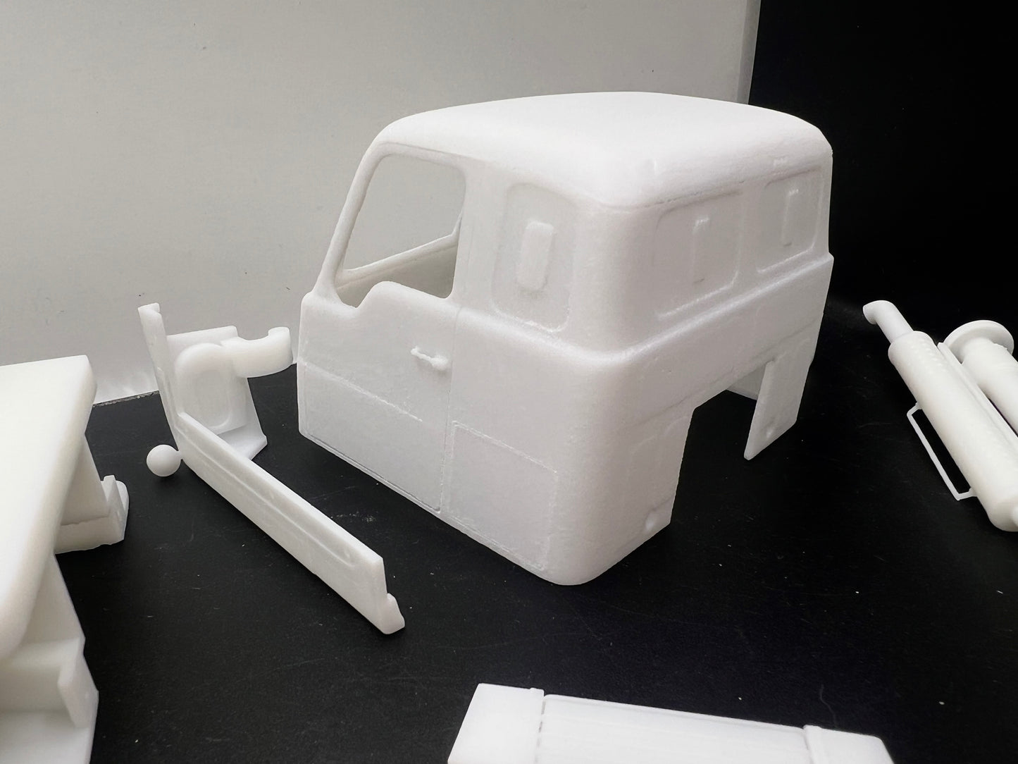 International Emeryville 75” Sleeper Resin Model Truck Conversion Cab, 1/24, 1/25, 1/32 Scales