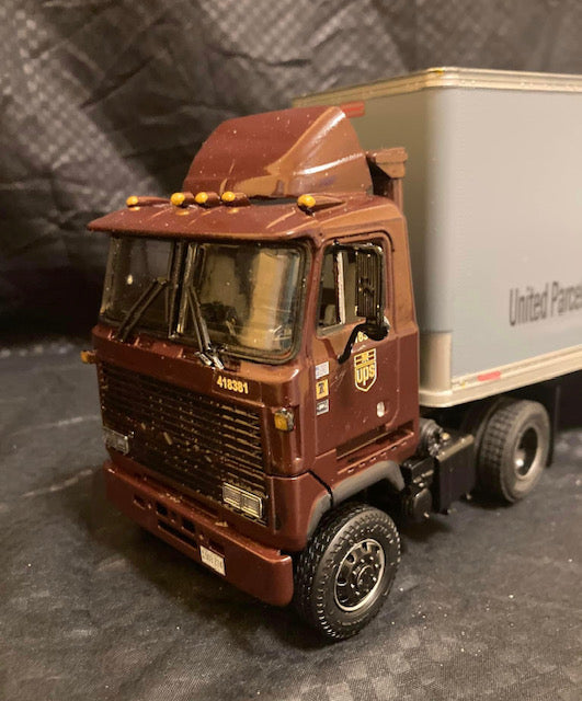 Mack MH Ultraliner resin model truck day cab conversion, 1/24, 1/25, 1/32 scales