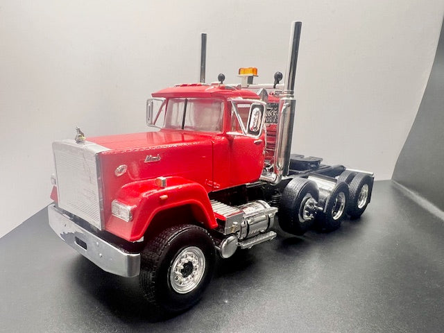 Mack Superliner II resin model truck conversion cab ( U.S version), 1/24, 1/25, 1/32,