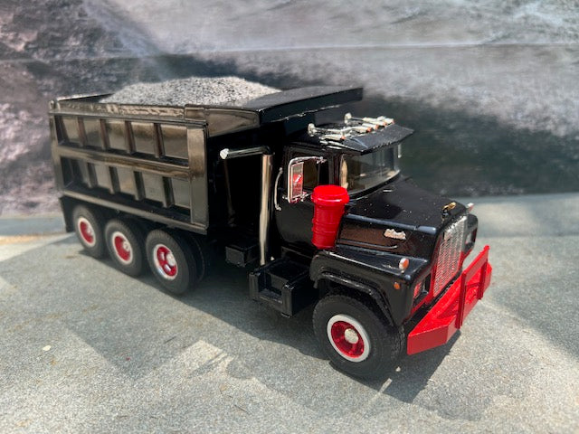 Mack DM 600 / U series (Fiberglass Style) resin model truck conversion cab kit, 1/24, 1/25, 1/32, 1/34 scales