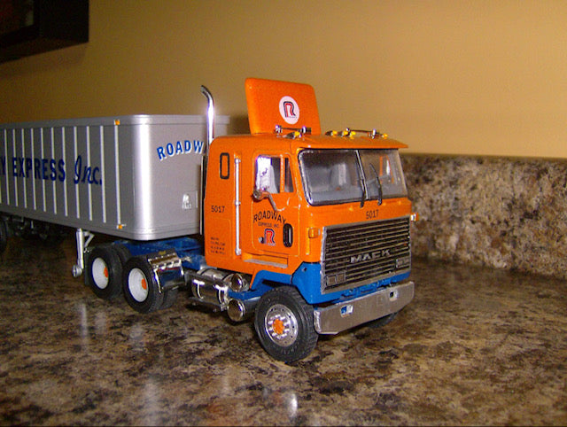 Mack MH 613 Ultraliner resin model model truck conversion cab ( Sleeper version ) 1/14 ( for Tamiya R/C), 1/16, 1/24, 1/25, 1/32 scales